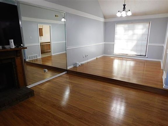 5th image of 4304 Bear Creek Ln