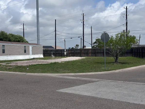 401 Red Oak #402, Aransas Pass, TX 78336