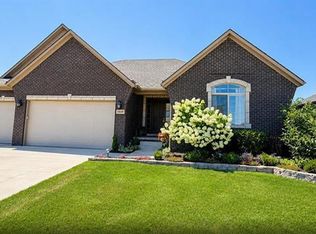 56387 Scotland Dr, Macomb, MI 48042