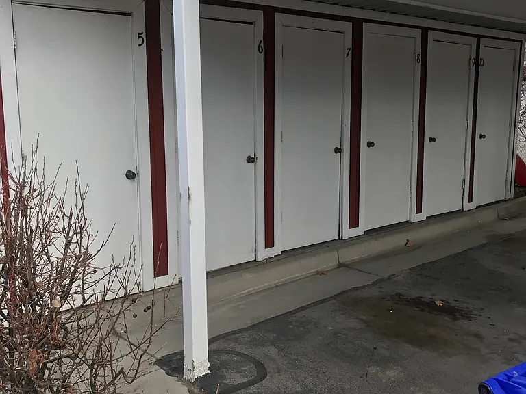 1441 S Main St — Photo 31
