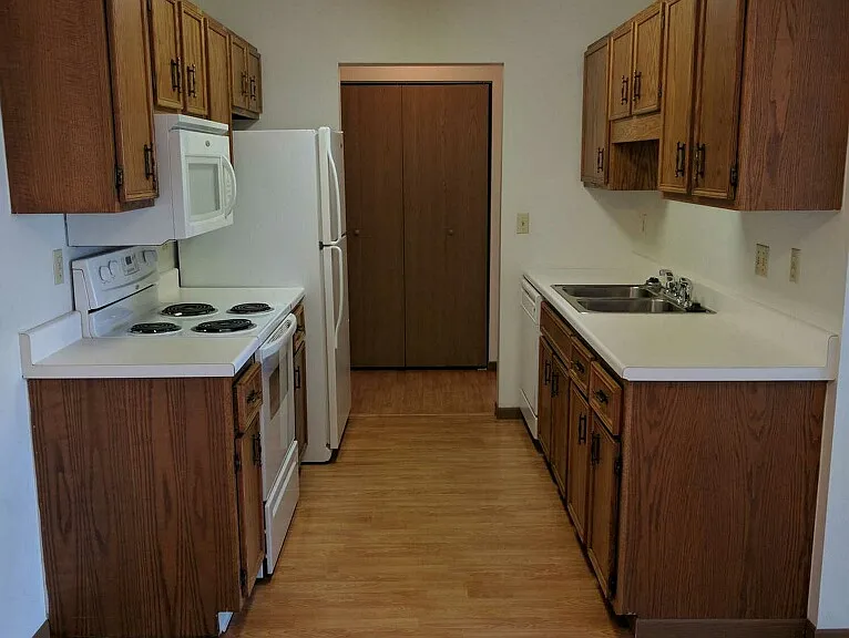 Skaff Apartments - Moorhead — Photo 127