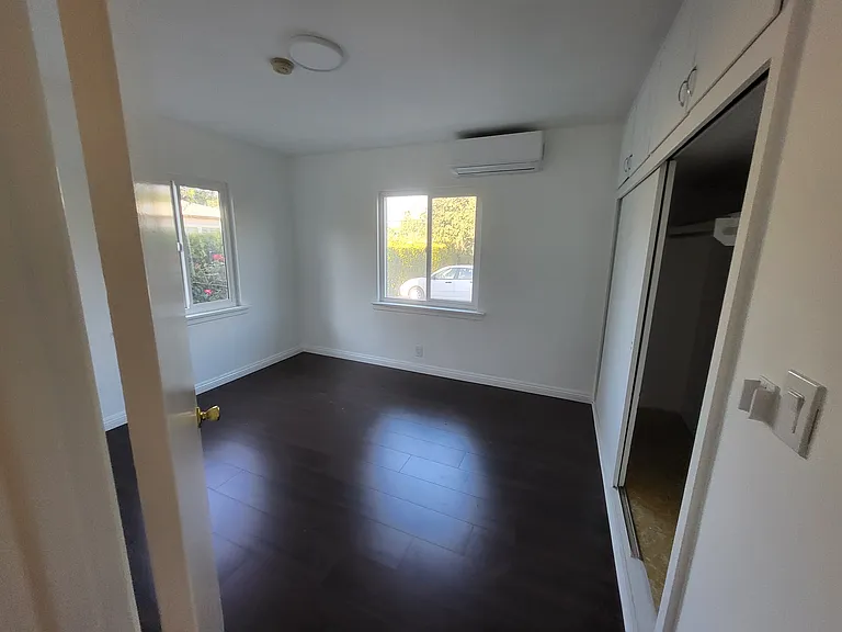 934 N Lake Ave #4 — Photo 11