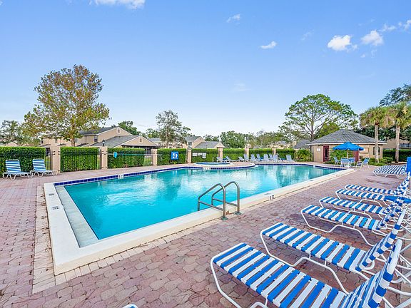 5th image of 605 Casa Park Court G
