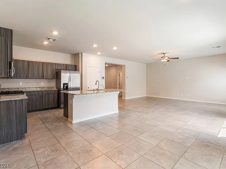 3811 Andorian Ave — Photo 10