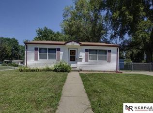 4008 High Meadows Ln, Bellevue, NE 68147