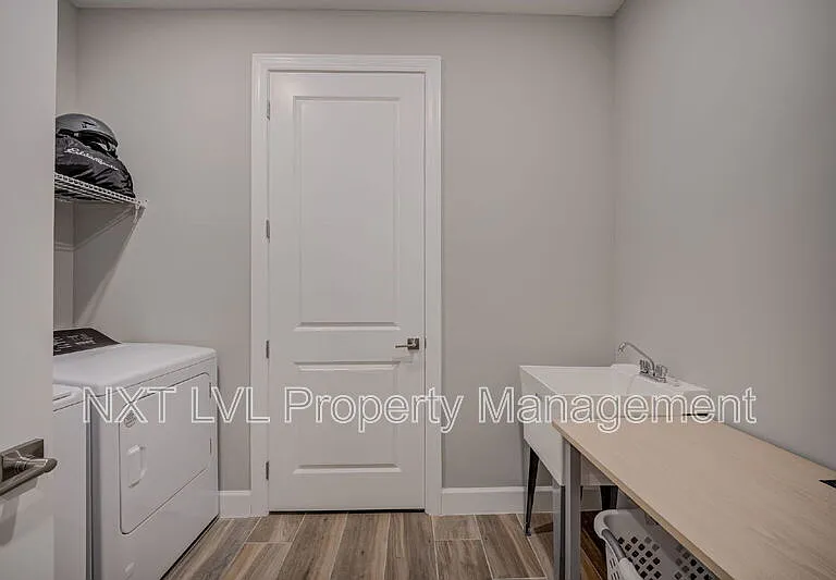 16112 Lakeland Dr — Photo 24