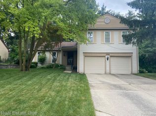 27820 White Plns, Farmington Hills, MI 48331