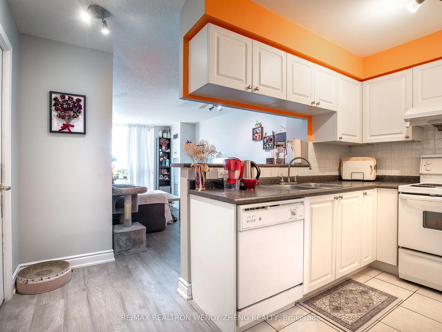 2 bed, $2,300 — Photo 3