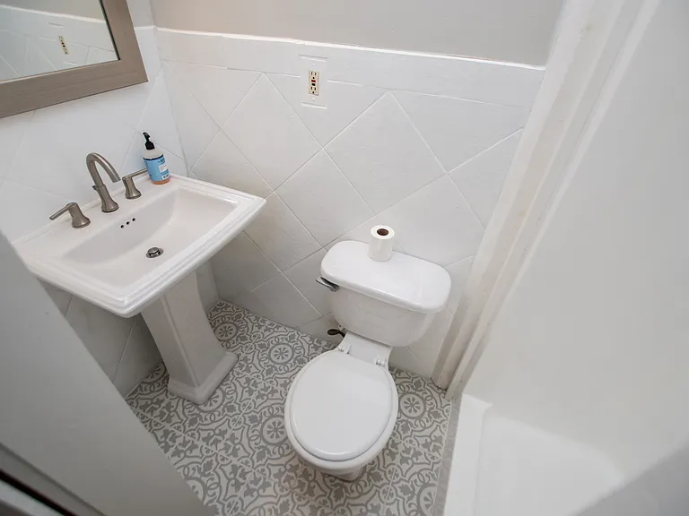 1818 Taylor Ave — Photo 49