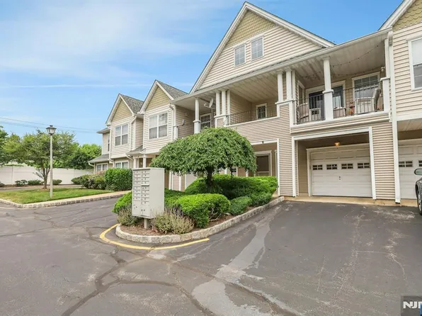 6 Collura Ln, Clifton, NJ 07012