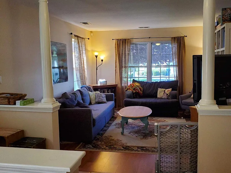 272 Fountayne Ln — Photo 8