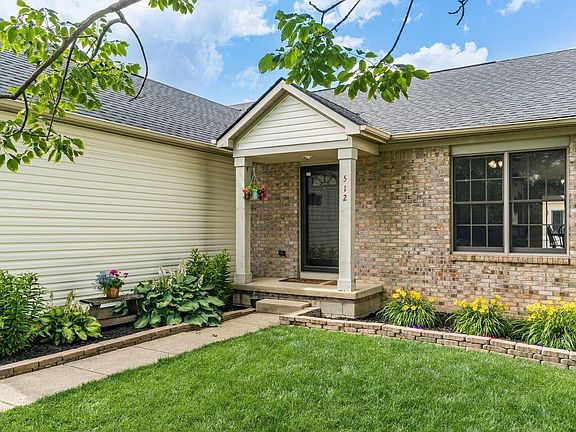 4th image of 512 W River Dr