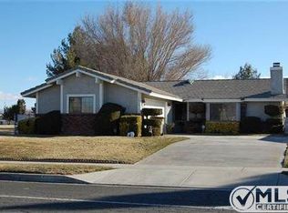 12915 Rolling Ridge Dr, Victorville, CA 92395