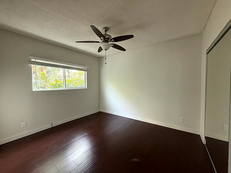 5044 W Maplewood Ave #8 — Photo 37