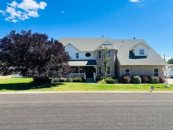 2590 Apple Ln
