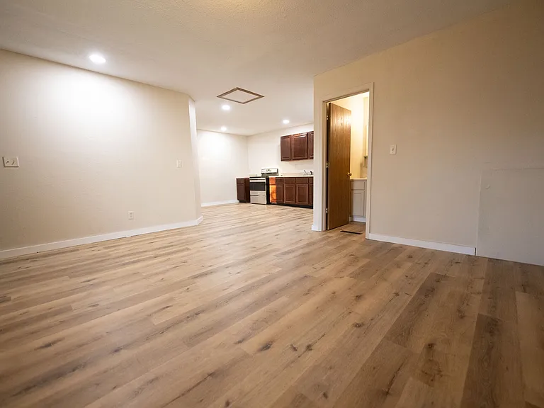 213 Neosho St #A — Photo 3
