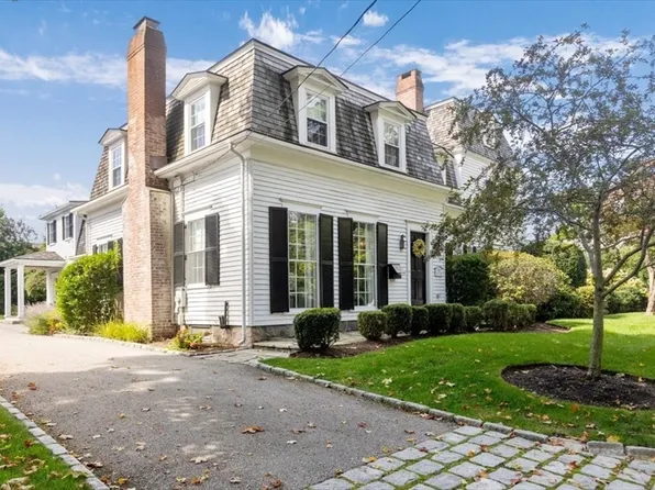 25 Irving St, Hingham, MA 02043