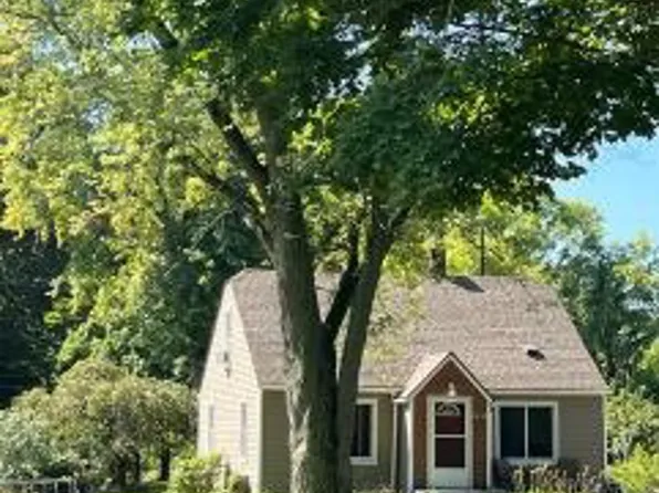 2855 Mann Rd, Waterford, MI 48329