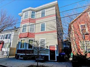 35 Kenyon St APT 6, Providence, RI 02903