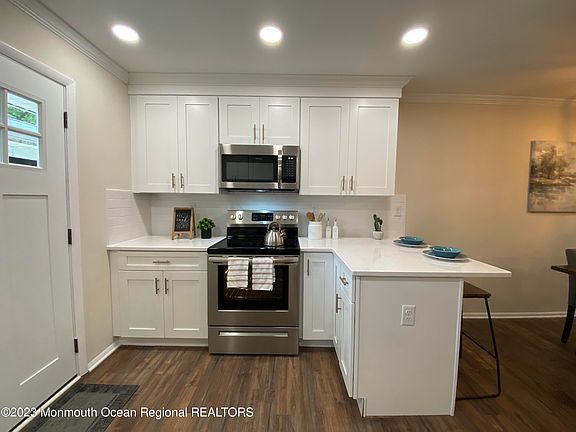 5th image of 82C Dorchester Drive #82-C