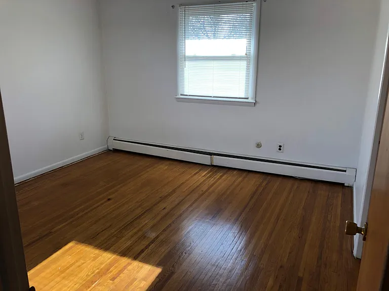 200 E Browning Rd — Photo 8