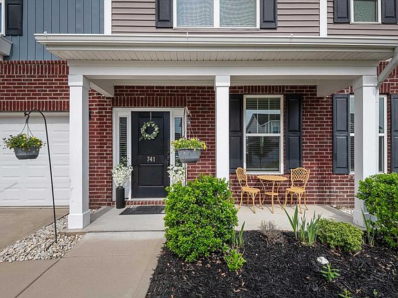 3rd image of 741 N Pinewalk Way