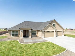 11267 Woodsmans Dr, Pasco, WA 99301