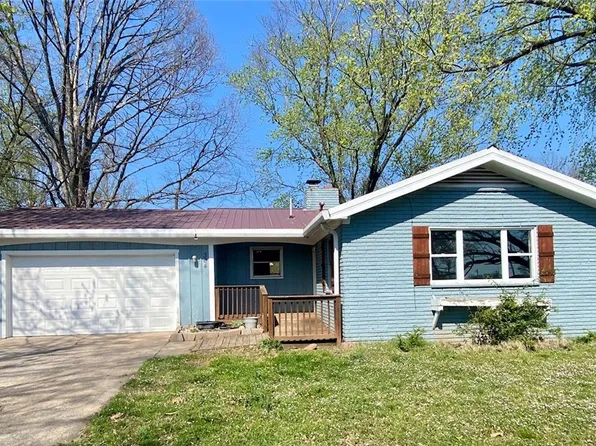 304 W Benton St, Gentry, AR 72734