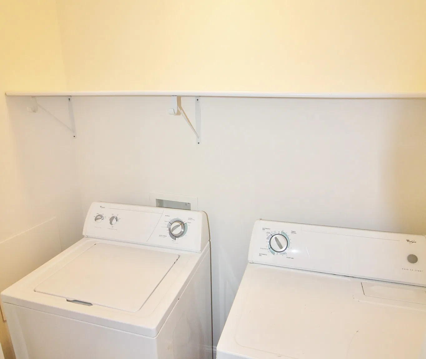 3 bed, 1025 sqft, $3,750 — Photo 2