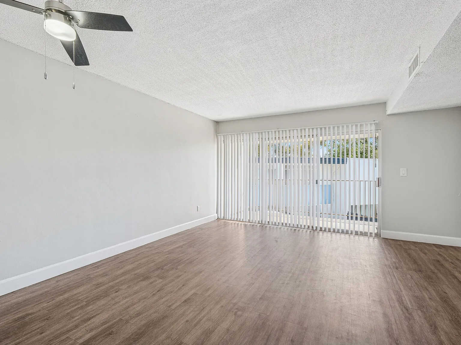The Modern Apartments — Photo 4