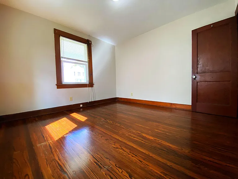 610 Sherwood Ave — Photo 23