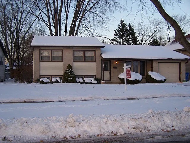634 Westmere Rd photo 1