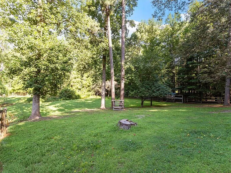 2129 Kelly Rd — Photo 13