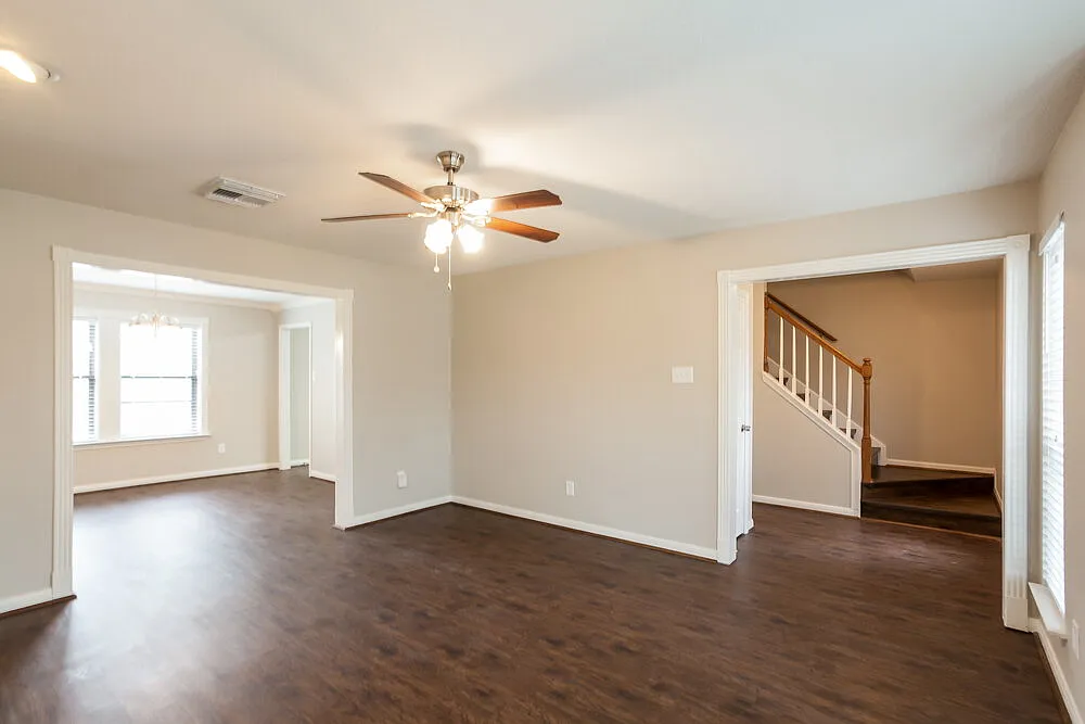 4 bed, 2.5 bath, 1802 sqft, $2,240 — Photo 2