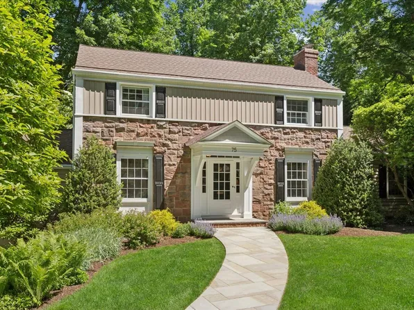 75 Club Dr, New Providence, NJ 07974