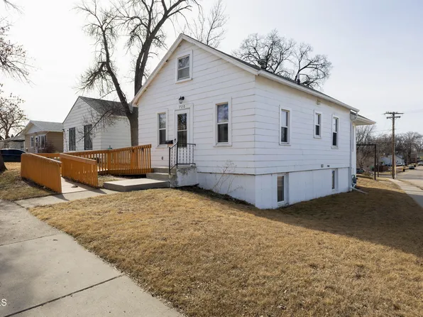 730 N 20th St, Bismarck, ND 58501