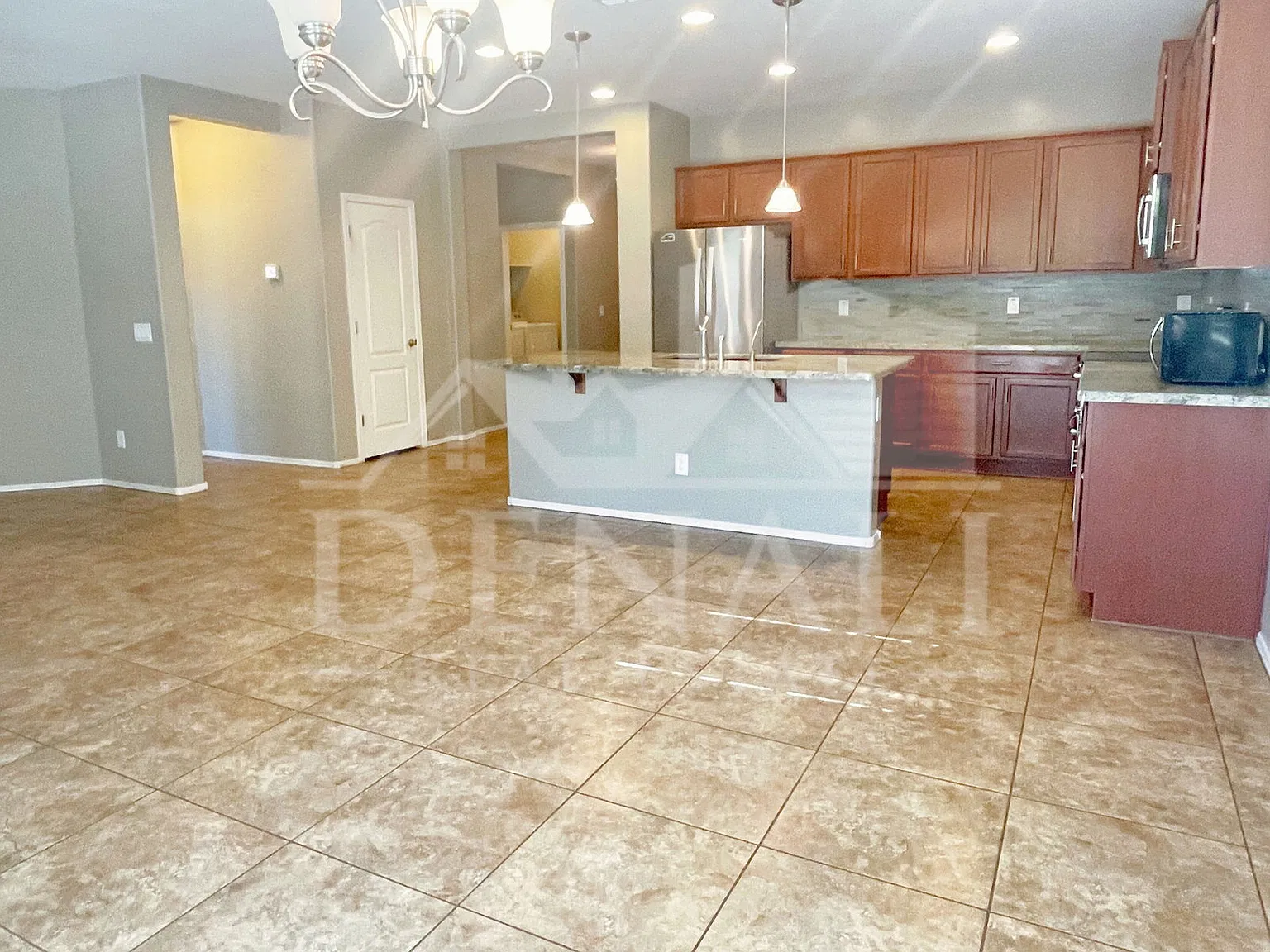 3 bed, 2.0 bath, 1828 sqft, $1,995 — Photo 2