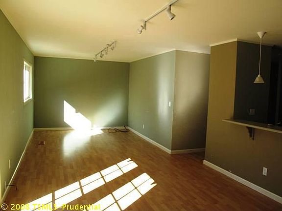 4th image of 1440 Bozeman Dr