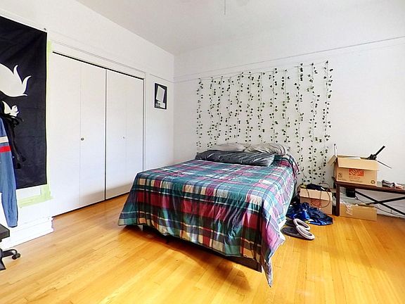 5th image of 4649 N Malden St #2E