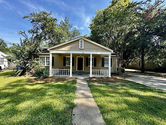 2nd image of 802 College St