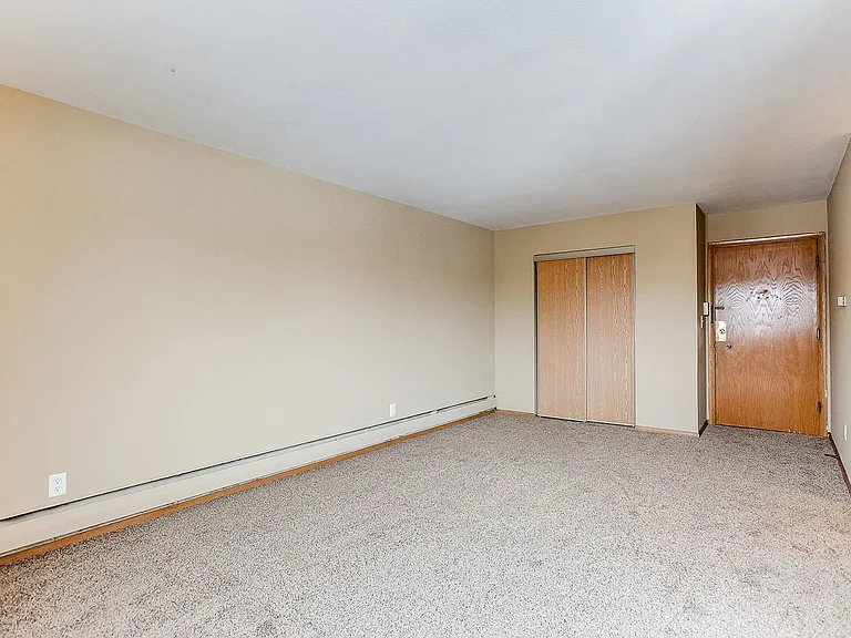 Rivercliff Apartments — Photo 7