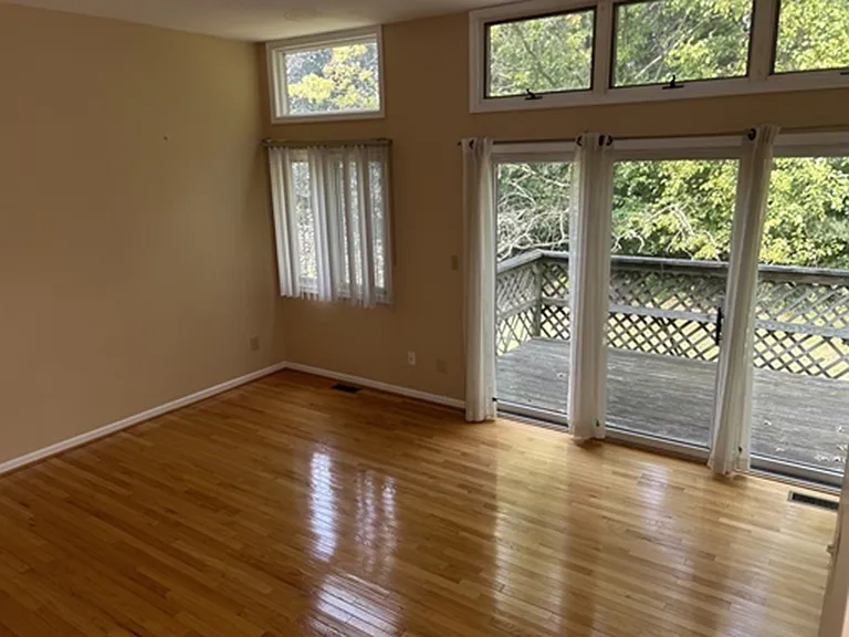 1117 Oakland Ct — Photo 4