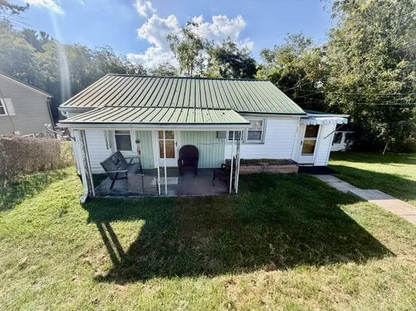 302 Old Soak Rd, Beckley, WV 25801
