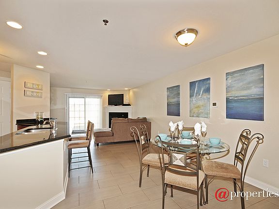Living Room / Dining Room