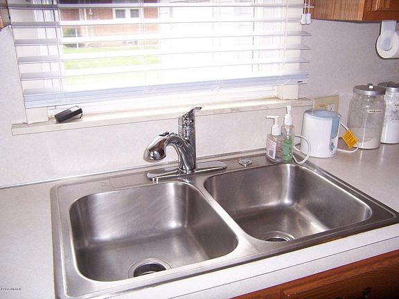 5th image of 1220 Aberdeen St NE