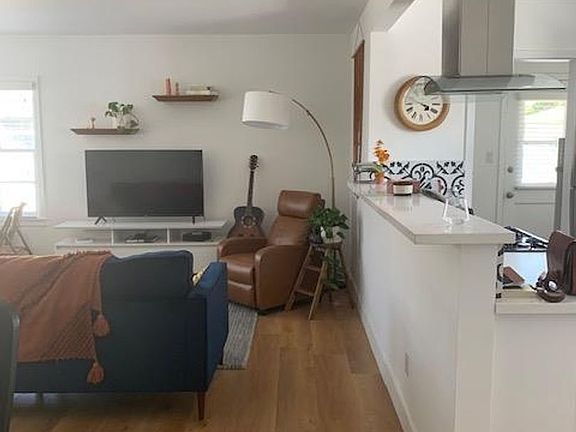 5th image of 4065 Duquesne Ave #6