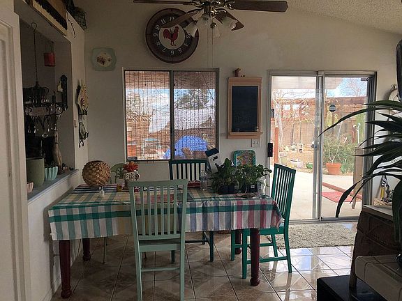 Kitchen dining table