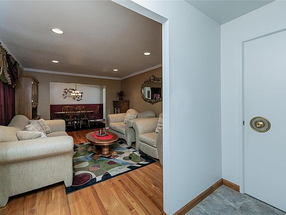 5th image of 2620 Dresden Dr