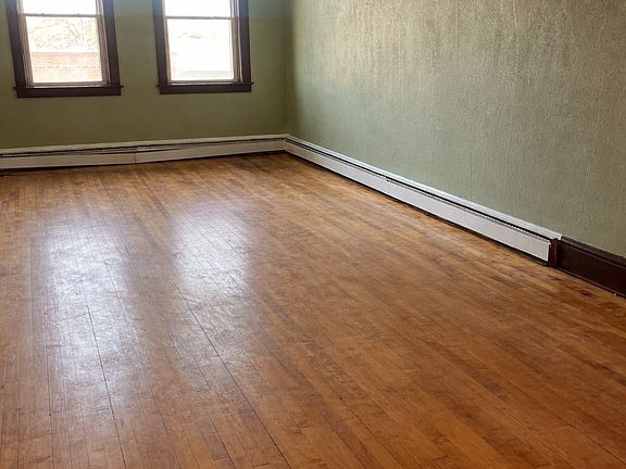 2nd image of 415 1/2 E Saint Germain St APT 1