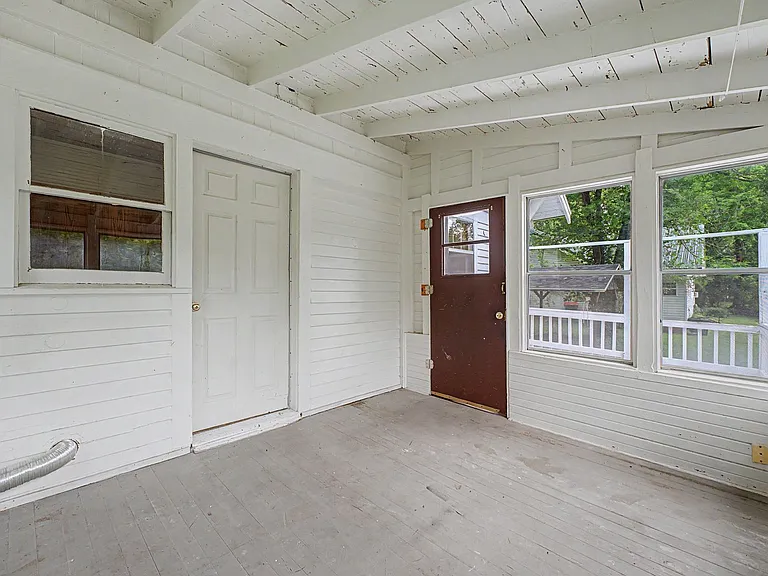 810 King Ave — Photo 22